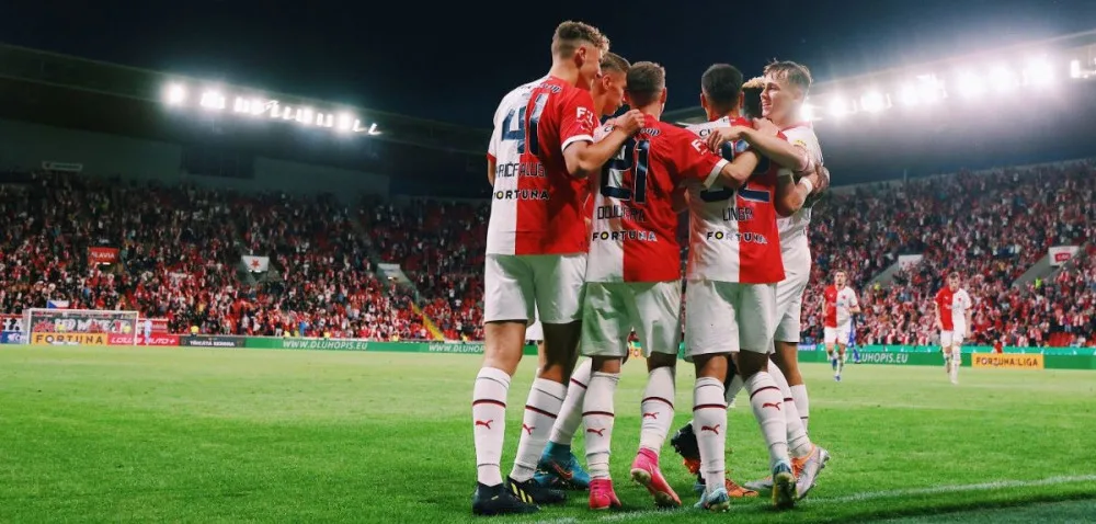 Slavia rozdrtila Pardubice 7:0 a posunula se do čela tabulky