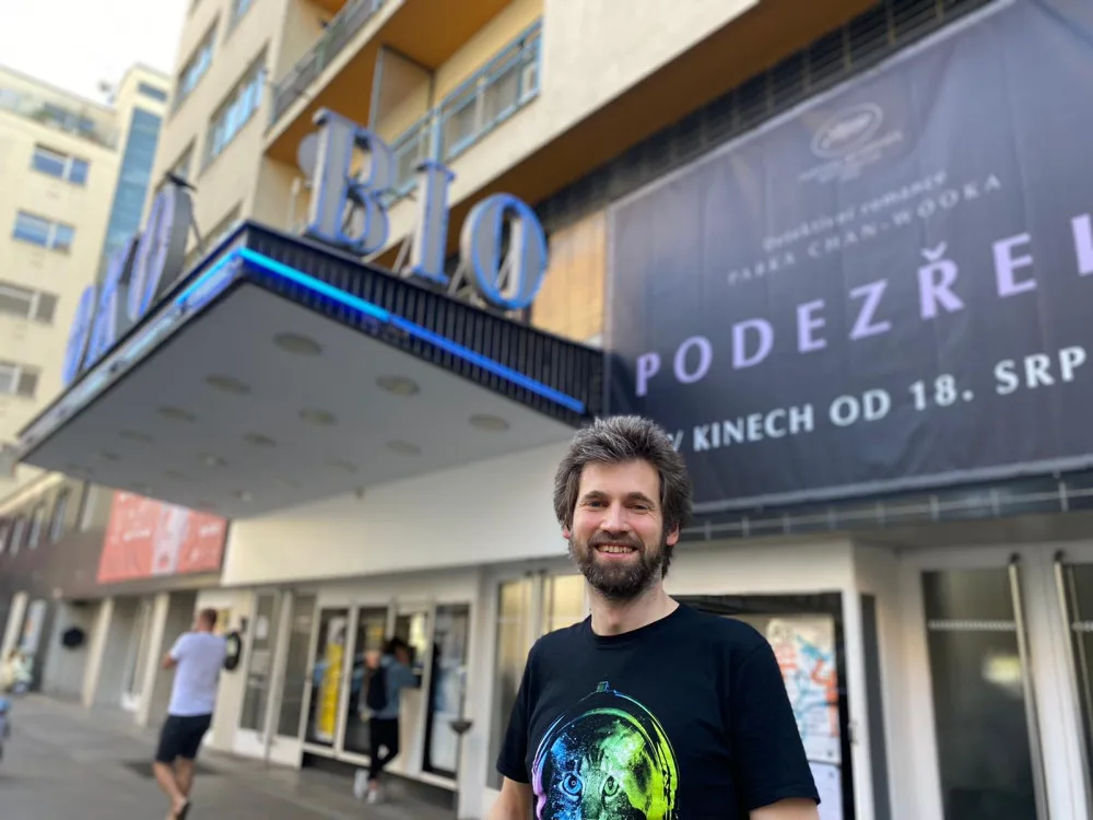 (Ne) obyčejní: Programový ředitel nemá rád kino bez lidí. Po práci na Febiofestu a v České televizi si v Aeru žije svůj sen