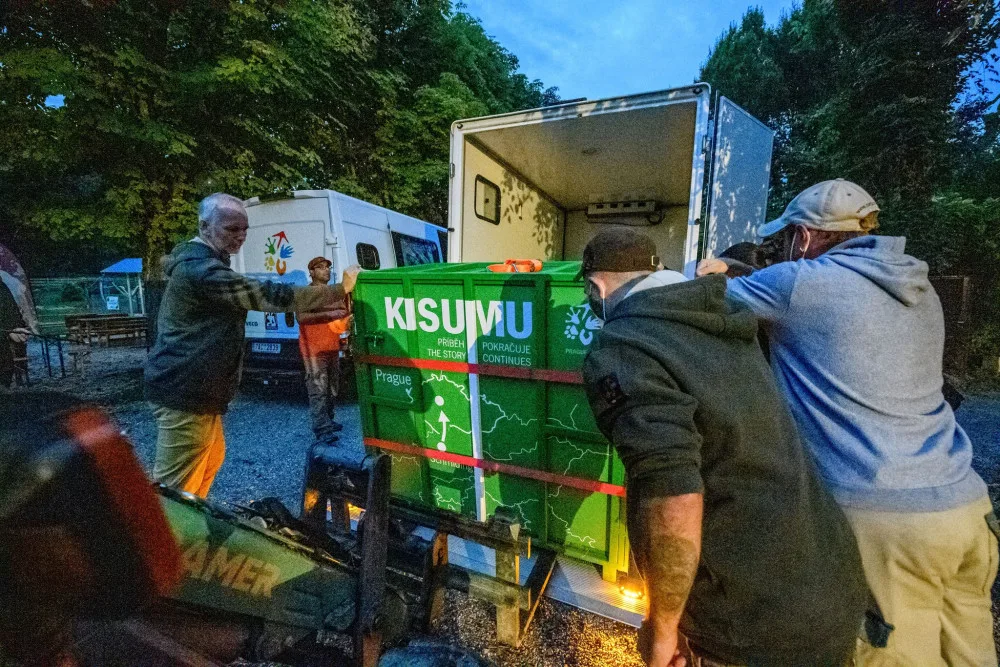 Kisumu jel klimatizovanou dodávkou.