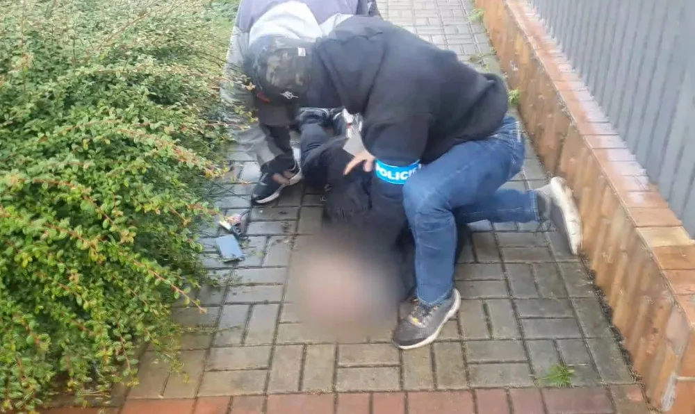 VIDEO: Muž zásoboval dealery pervitinem a marihuanou. Hrozí mu deset let ve vězení