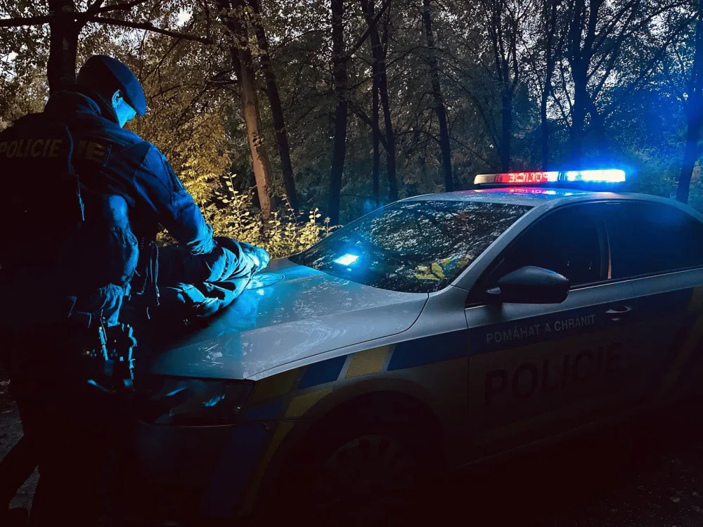 Pražští policisté pomáhají při hraničních kontrolách, které odhalili desítky uprchlíků
