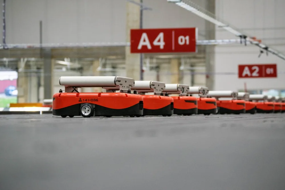 Zásilkovna zdvojnásobila počet robotů. U Prahy otvírá nové obří depo