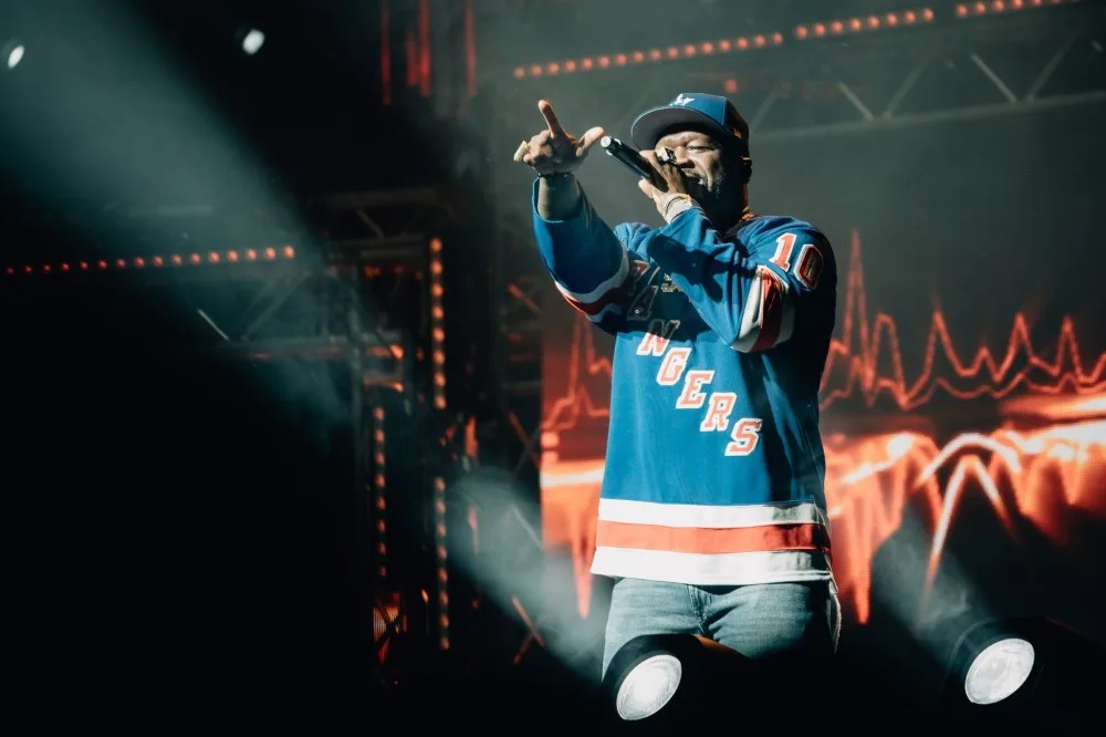 Rapper 50 Cent vyprodal O2 arenu. Dnes koncert zopakuje