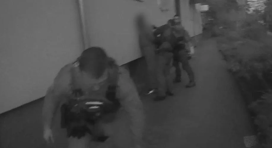 Dva muži kradli katalyzátory za zaparkovaných aut. Hrozí jim vězení