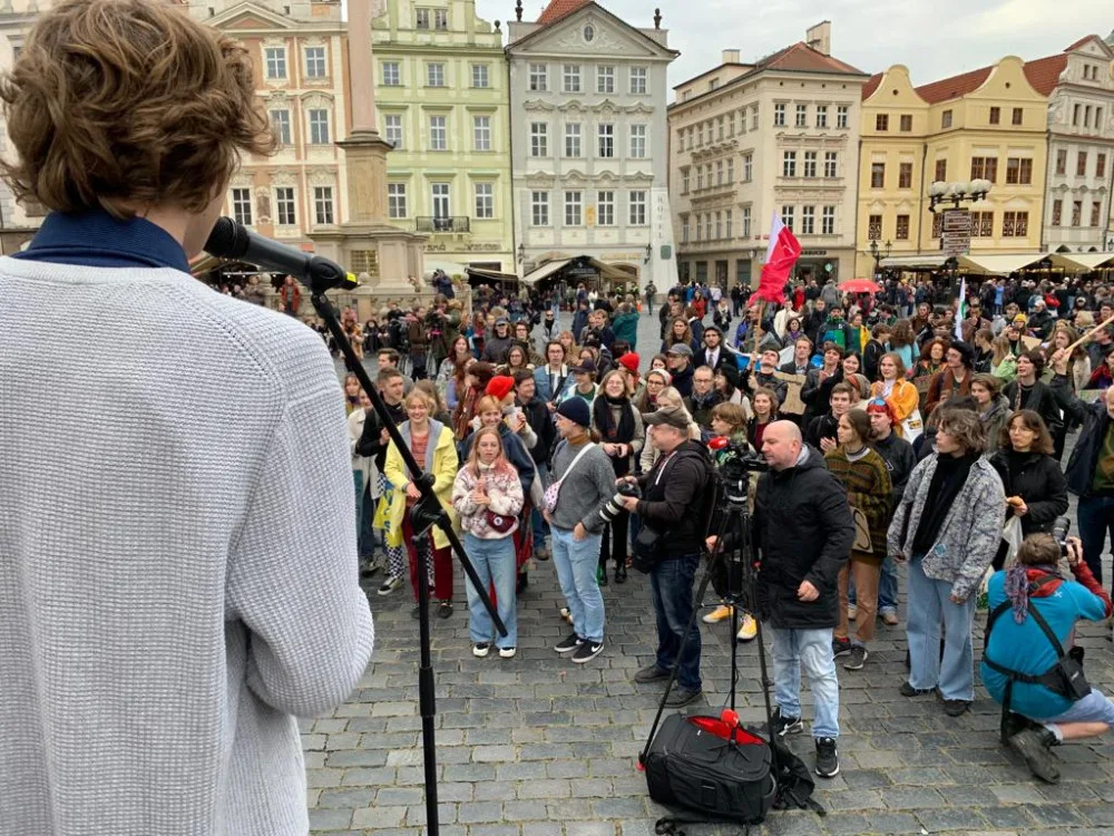 FOTOGALERIE: Aktivisté stávkují za klima v centru Prahy