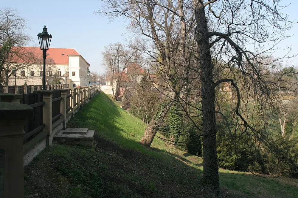Jelení příkop u Prašného mostu.