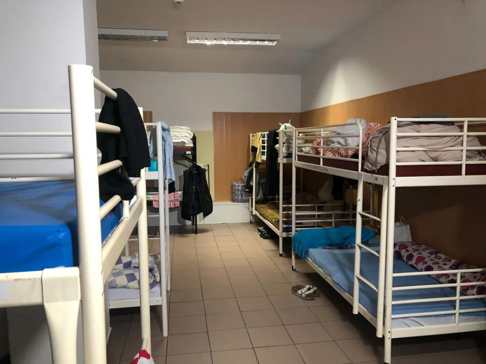 V objektu na Tusarove je 28 postelí jen pro ženy.