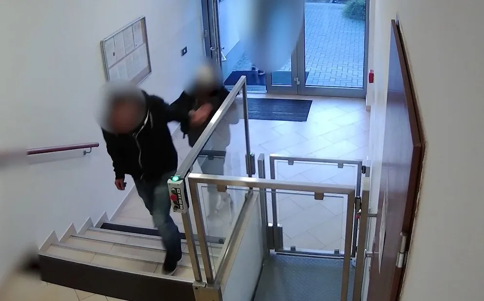 VIDEO: Zloděj kradl v kancelářích i sklepech. Jeho poslední výpravu mu překazila policie