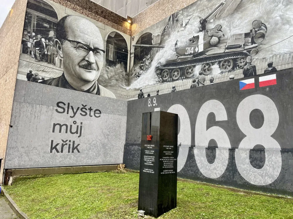 Nový mural na Žižkově.