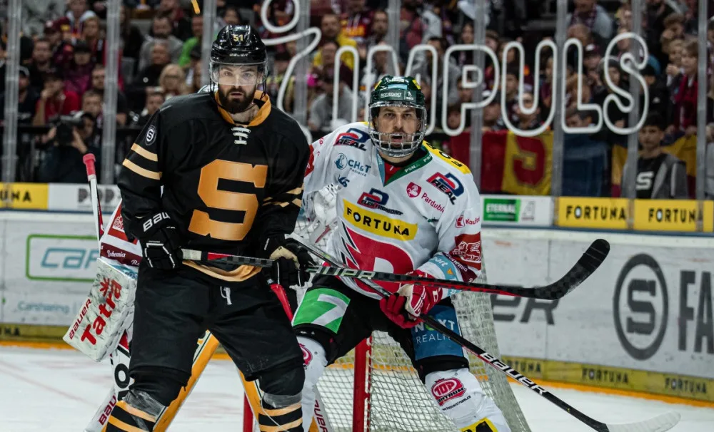 Zlaté dresy Spartě nepomohly. Pražané prohráli s Pardubicemi 2:3