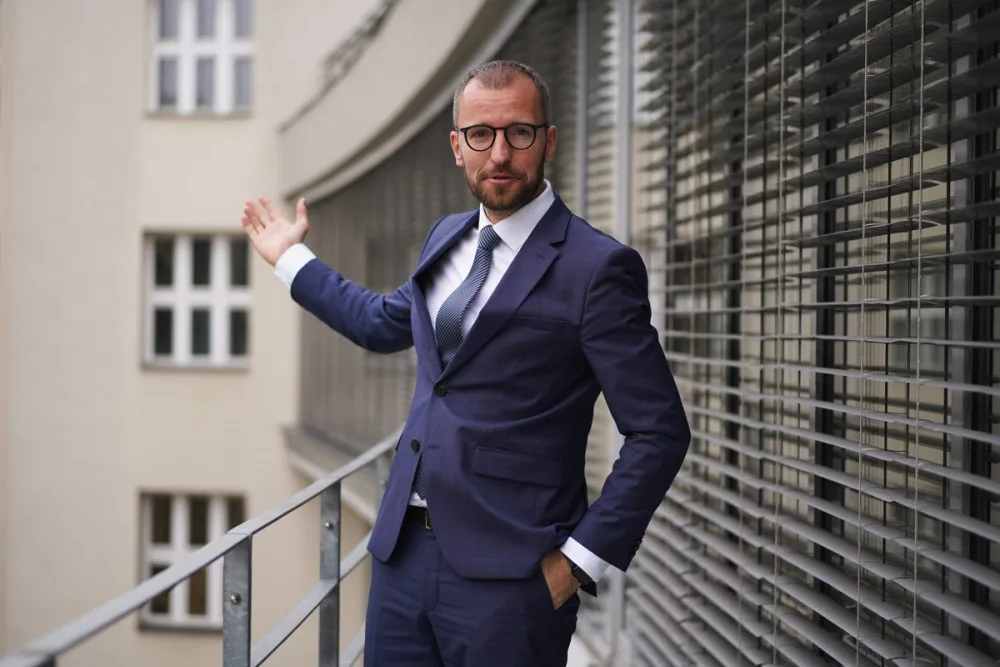 Městských částí je moc, prospěla by redukce, říká nový starosta Prahy 6 Jakub Stárek