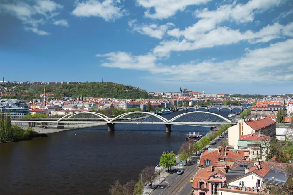 VIZUALIZACE: Železniční most na Výtoni se změní k nepoznání. Z původního zůstanou jen pilíře, stát bude dvě miliardy