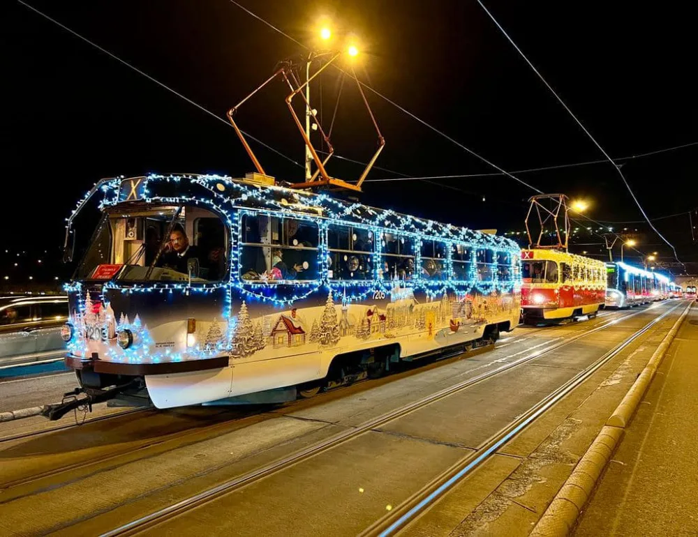 Tramvaje a autobusy lidé ve městě uvidí až do 6. ledna.
