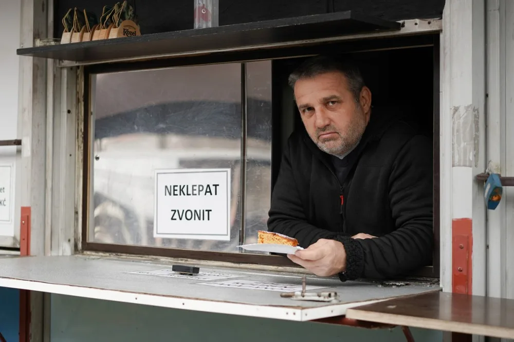 (NE)OBYČEJNÍ: Milánek obsluhuje zásadně bez úsměvu. Nenávidím oslovení „šéfíku“