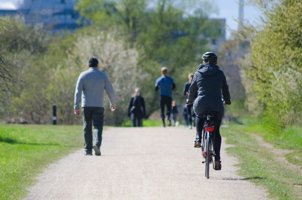 Modernizace železniční trati umožní v Bubenči vznik stezky pro chodce i cyklisty