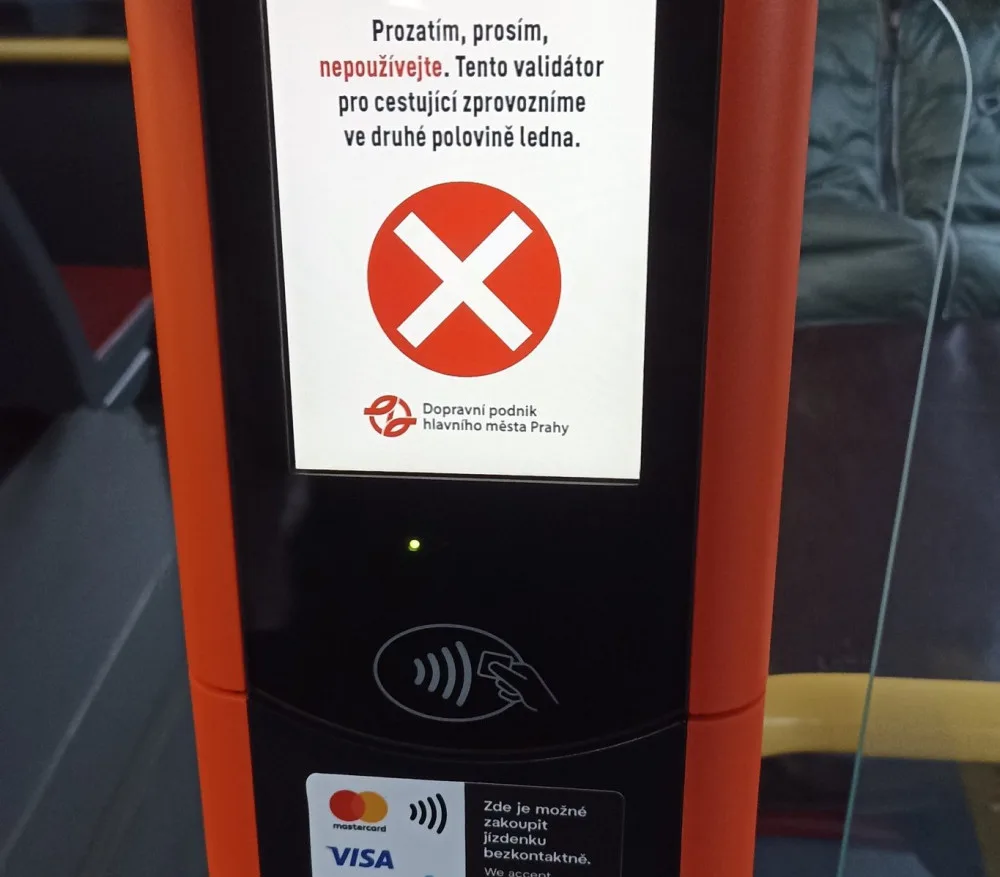 Jízdné se bude v autobusech platit kartou. Není ale jasné kdy