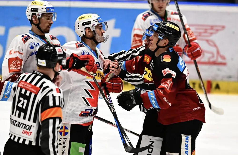Sparta sesadila Pardubice z čela tabulky.
