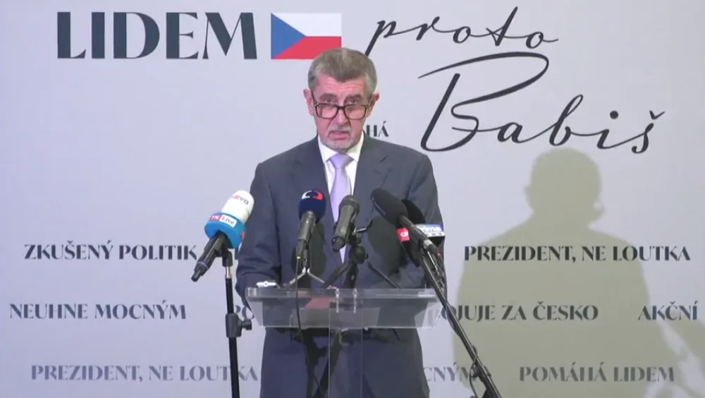 Moje žena dostala obálku s ostrými náboji, řekl Babiš. Vláda i Pavel výhružky odsoudili, vyzvali ho ale k vedení slušné kampaně