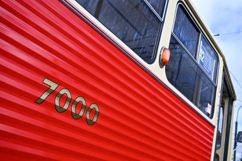 V Praze dnes cestující poprvé sveze tramvaj Tatra K2. Bude součástí historické linky