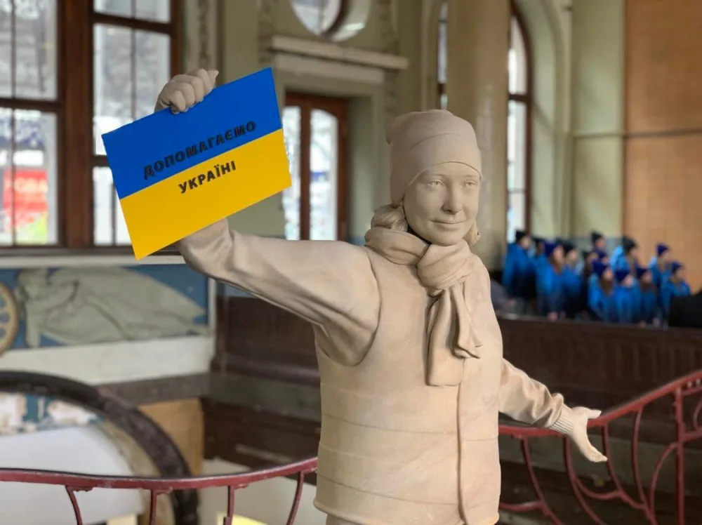 VIDEO: Zástupci Prahy děkovali dobrovolníkům za pomoc Ukrajině. Ti na akci protestovali