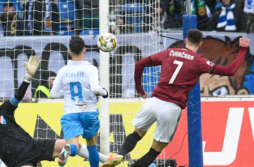 Sparta vyhrála v Ostravě přesvědčivě 3:0 a poskočila do čela ligy