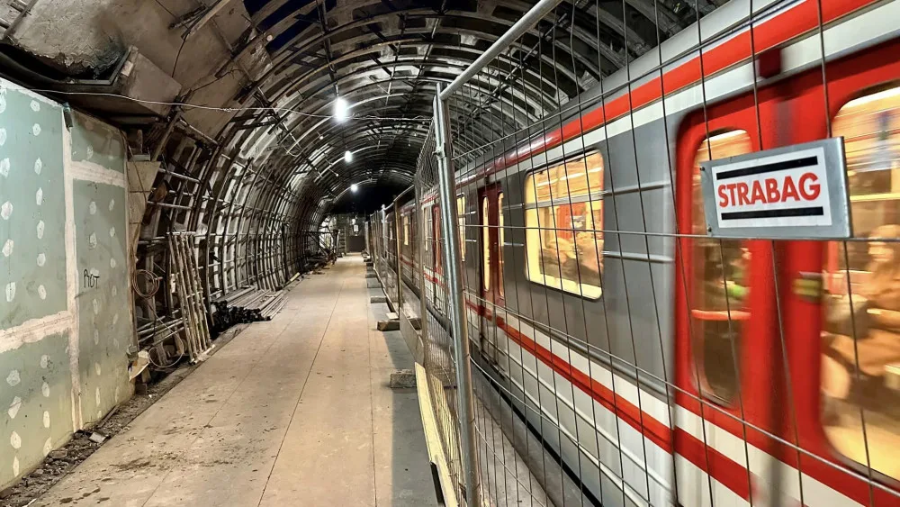 U metra Jiřího z Poděbrad už nebudou přístřešky. Dopravnímu podniku to prodraží údržbu o milion