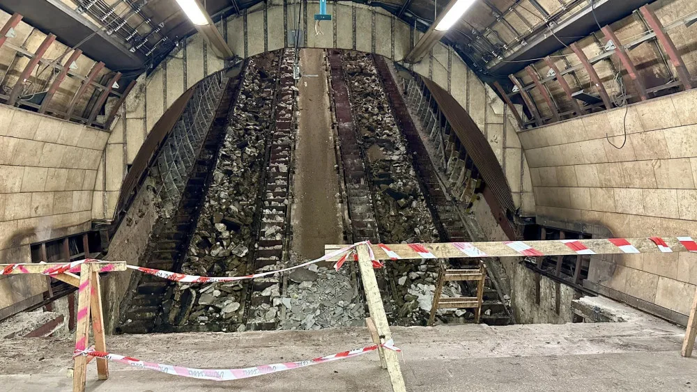 U metra Jiřího z Poděbrad už nebudou přístřešky. Dopravnímu podniku to prodraží údržbu o milion
