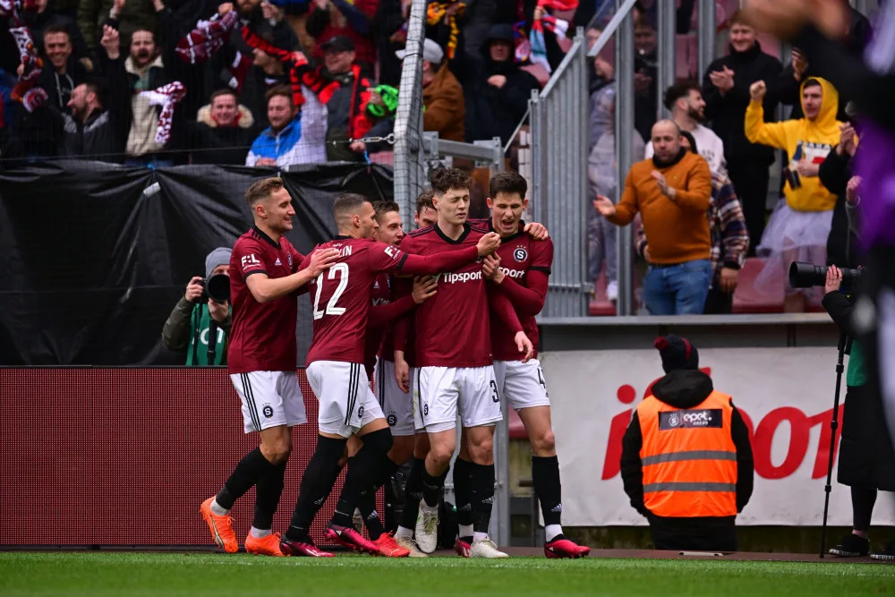 Sparta porazila Brno 3:1 a opět se dotáhla na vedoucí Slavii