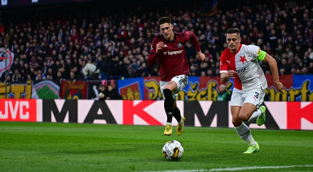 Pražský duel skončil 3:3, tabulku dál vede Sparta