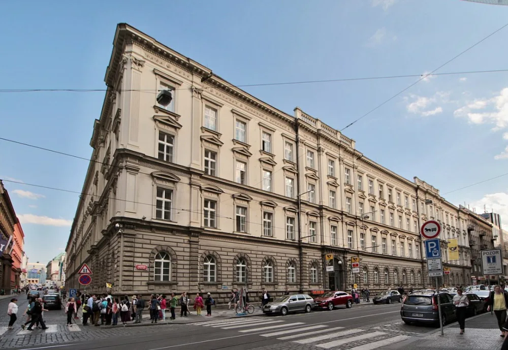 Praha chce koupit pobočku České pošty v centru města
