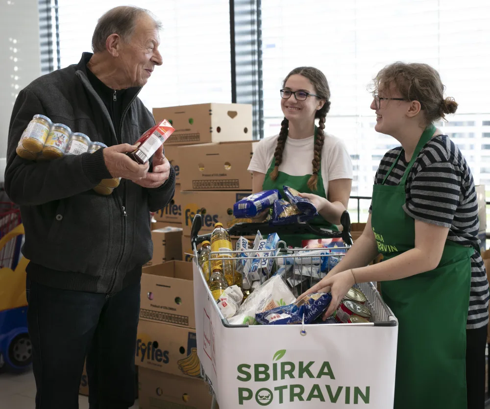 Po celé republice dnes probíhá Potravinová sbírka