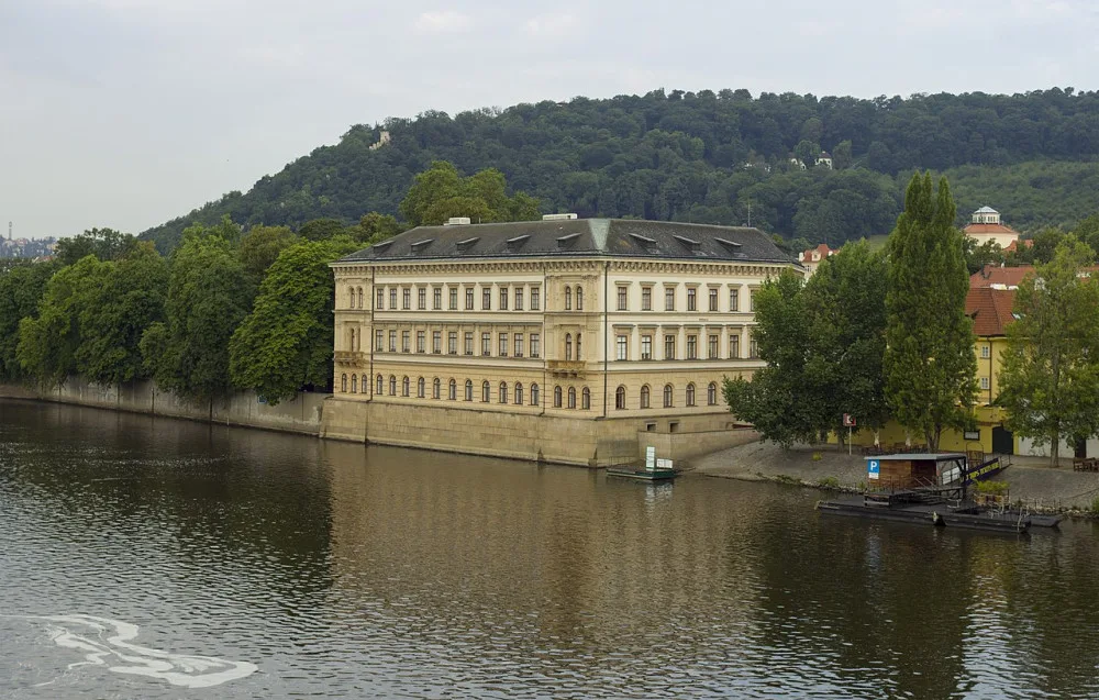 Sídla Sněmovny i Senátu se dnes otevírají veřejnosti