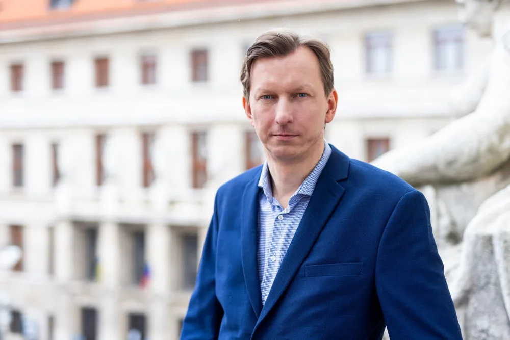 Míst na středních školách v Praze je dost, tvrdí radní Klecanda