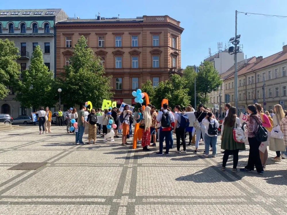 Prahou prošel pochod za světový mír