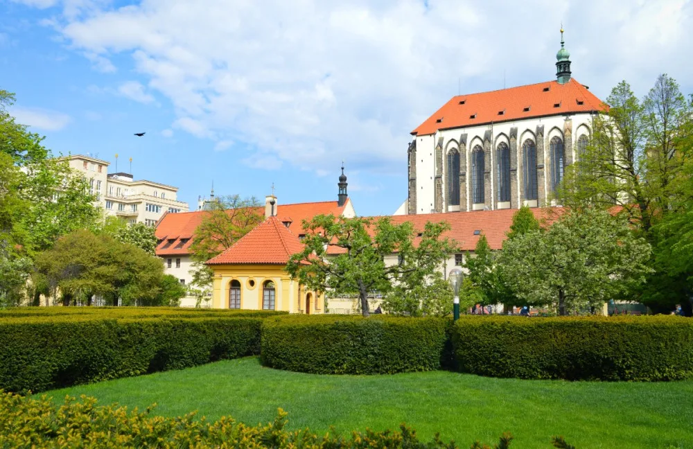 Kláštěrní zahrady u kostela Panny Marie Sněžné
