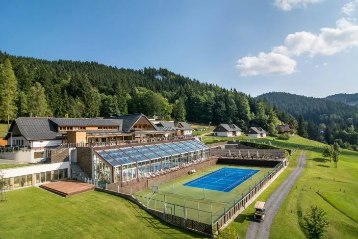 Letní ráj v Beskydech: zažijte dovolenou s wellness a skvělým jídlem ve Velkých Karlovicích
