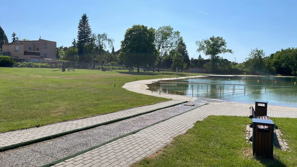 Koupaliště Lhotka