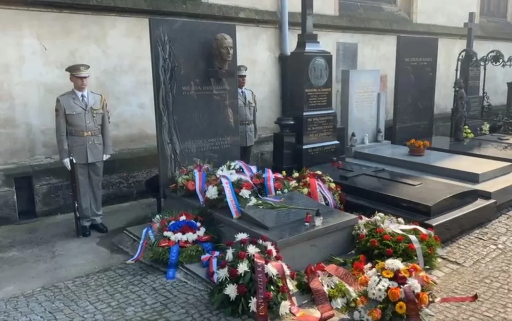 Oběšena z politických důvodů. Lidé na Vyšehradě vzpomínali na Miladu Horákovou