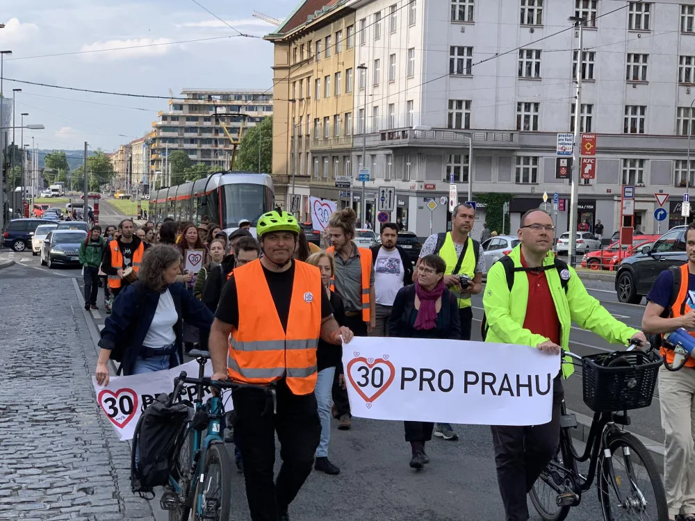 Třicítkáři chtěl dělat piknik na magistrále, radnice jim ho zakázala