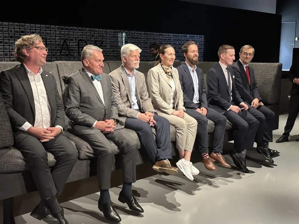 Prezident pokračuje v návštěvě Prahy, podívá se do tunelu metra D nebo nízkoprahového klubu