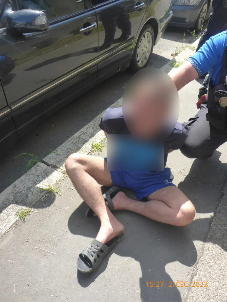 Namol opilý muž střílel na ulici z pistole. Nadýchal skoro čtyři promile