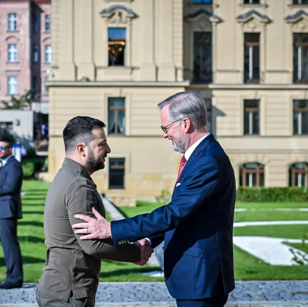 Fiala uvítal na úřadu vlády Zelenského, který zahájil druhý den návštěvy