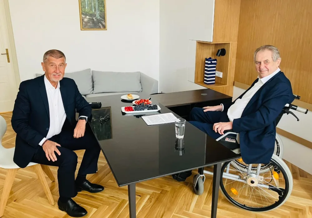 Zemanovi hrozí vystěhování z kanceláře. Není zkolaudovaná