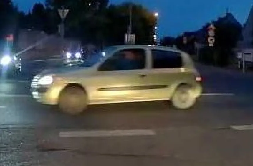 Řidič srazil a vážně zranil cyklistu a z místa nehody ujel. Pátrá po něm policie