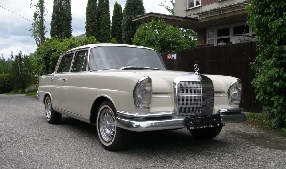 Národní technické muzeum přivítá milovníky mercedesů. Lidé uvidí přes sto vozů včetně vzácných modelů