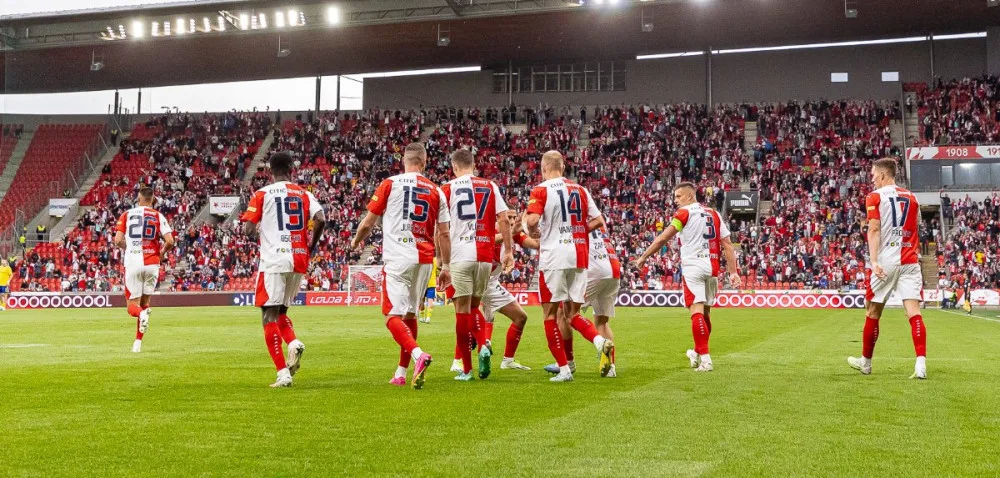 Slavia vyhrála nad Zlínem 2:1 a se Spartou zůstávají jedinými týmy bez ztráty bodu