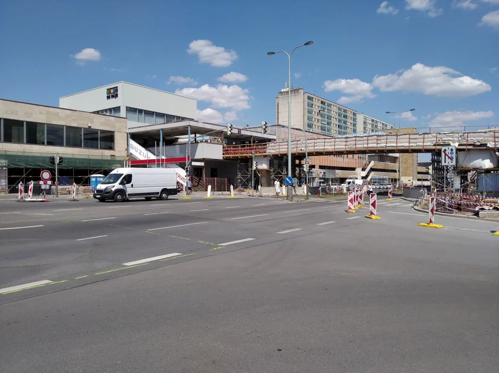 Oprava Otíkovy lávky se prodloužila a prodražila. Hotová bude na podzim