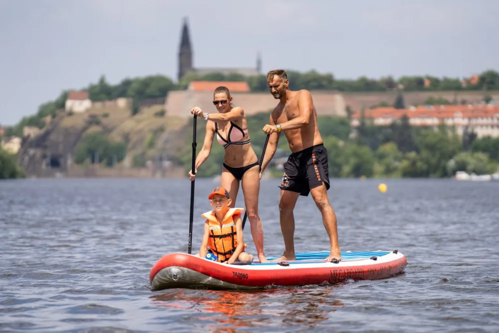 Relax uprostřed týdne kousek od centra Prahy. Žluté lázně vás přenesou na pláž