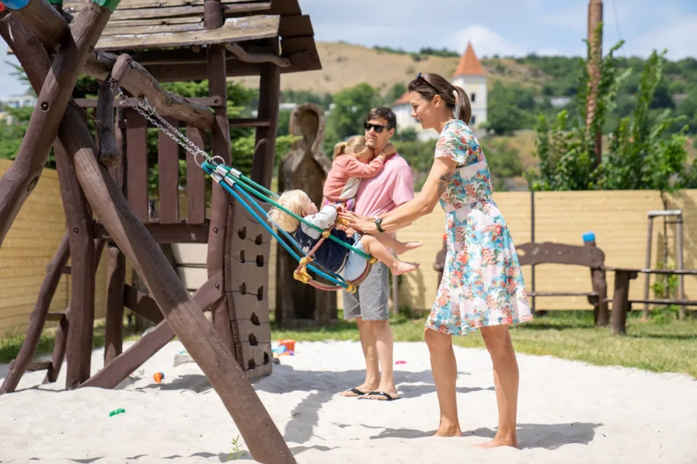 Relax uprostřed týdne kousek od centra Prahy. Žluté lázně vás přenesou na pláž