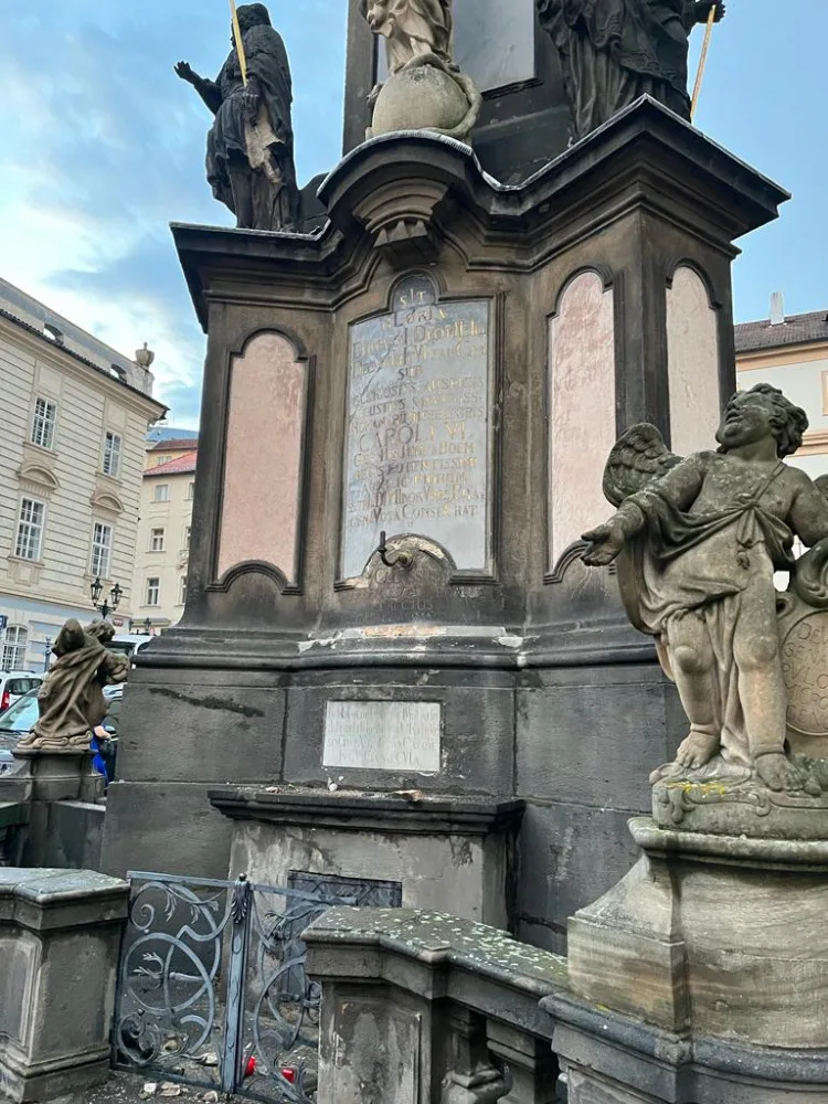Nejvíc to odnesla socha svatého Václava.
